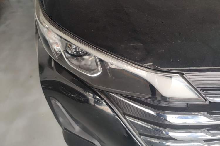 Used GAC Trumpchi M6 2019 270T Automatic Luxury Edition (7-seater) China V Standard Right Front Headlight