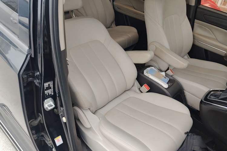 Used GAC Trumpchi M6 2019 270T Automatic Luxury Edition (7-seater) China V Standard Right Front Seat