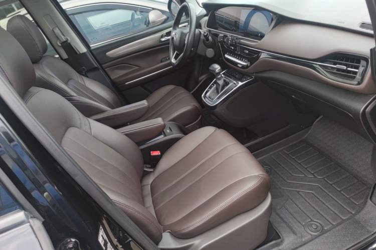 Used GAC Trumpchi M6 2019 270T Automatic Prestige Edition (7-seater) China V Standard Right Front Seat