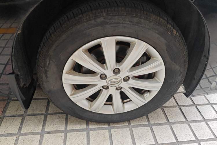 Used GAC Trumpchi M6 2019 270T Automatic Elite Edition (7-seater) China V Standard Right Front Wheel Hub