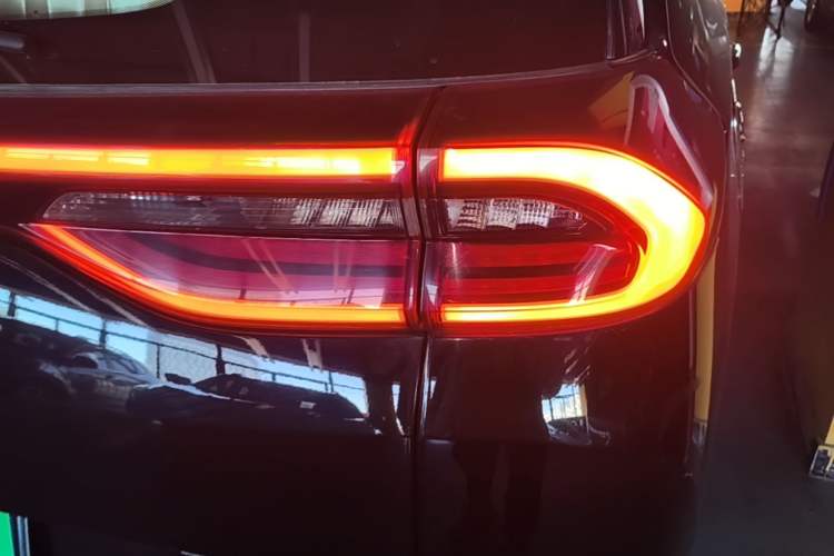 Used GAC Trumpchi M6 2019 270T Automatic Luxury Edition (7-seater) China V Standard Right Rear Taillight