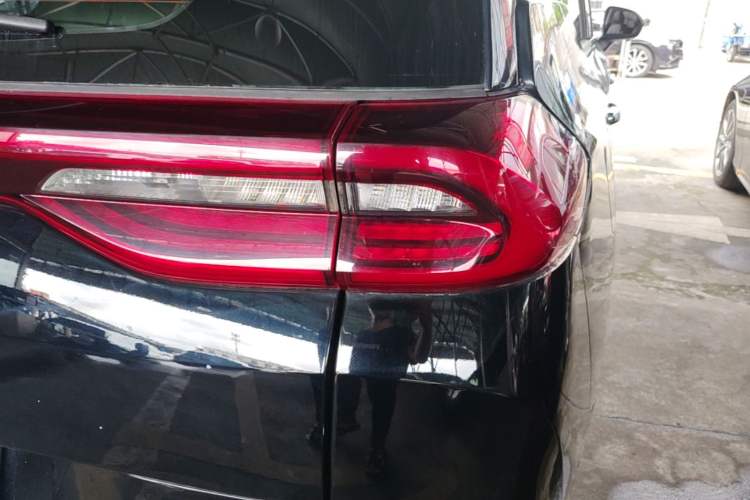 Used GAC Trumpchi M6 2019 270T Automatic Luxury Edition (7-seater) China V Standard Right Rear Taillight