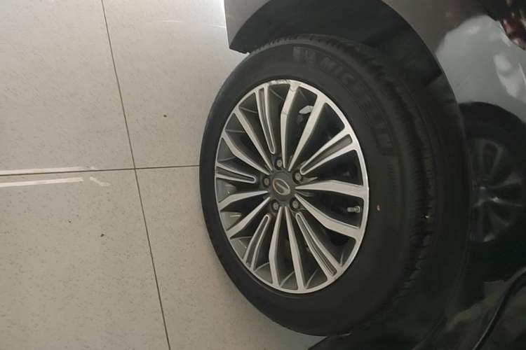 Used GAC Trumpchi M6 2019 270T Automatic Prestige Edition (6-seater) - China V Standard Right Rear Wheel Hub