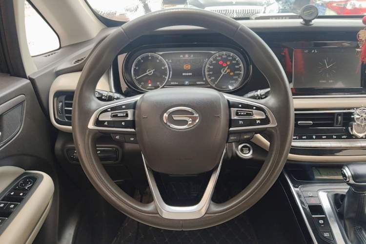 Used GAC Trumpchi M6 2019 270T Automatic Luxury Edition (7-seater) China V Standard Steering Wheel