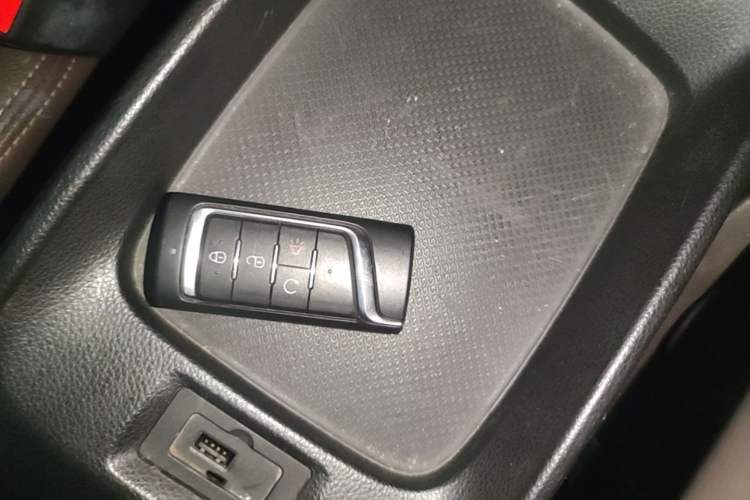 Used GAC Trumpchi M6 2019 270T Automatic Luxury Edition (7-seater) China V Standard Vehicle Key