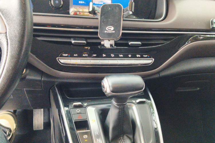 Used GAC Trumpchi M6 2019 270T Automatic Luxury Edition (7-seater) China V Standard Audio And AC Panel