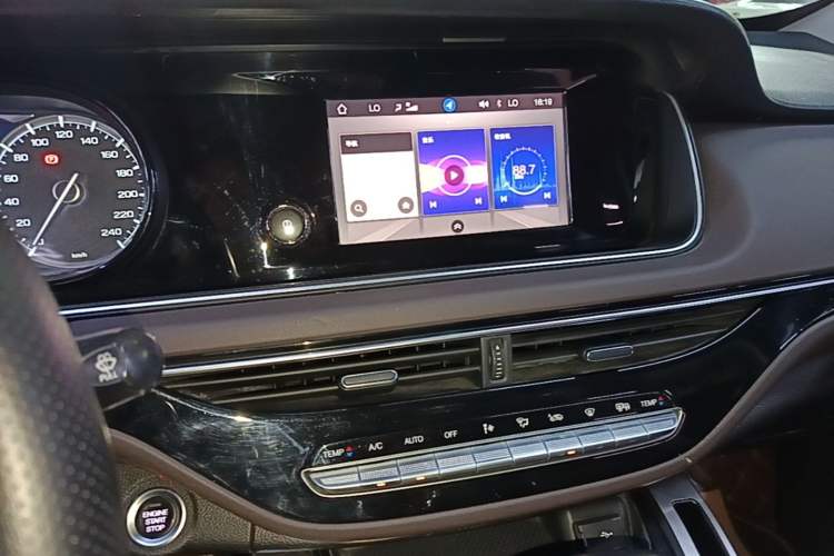 Used GAC Trumpchi M6 2019 270T DCT Luxury Edition (6-seater) China VI Audio And AC Panel