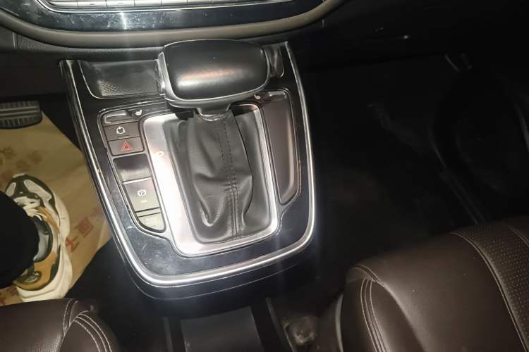 Used GAC Trumpchi M6 2019 270T DCT Prestige Edition (7-seater) China VI Gear Lever