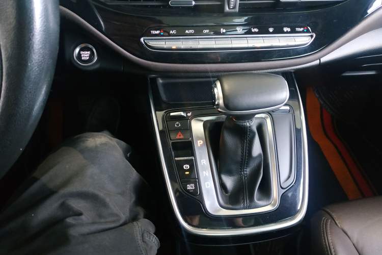 Used GAC Trumpchi M6 2019 270T DCT Prestige Edition (7-seater) China VI Gear Lever