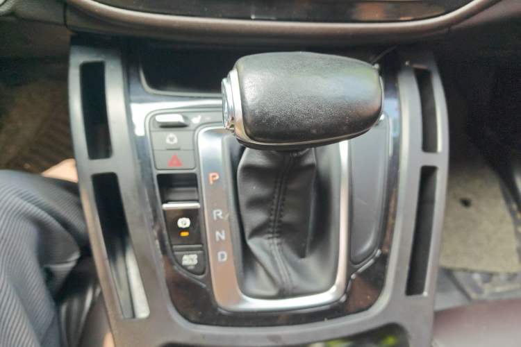 Used GAC Trumpchi M6 2019 270T DCT Luxury Edition (7-seater) China VI Gear Lever