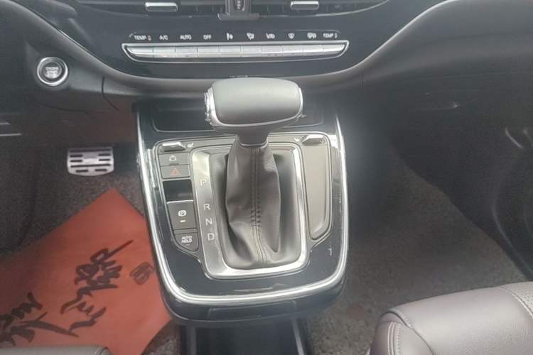 Used GAC Trumpchi M6 2019 270T DCT Luxury Edition (6-seater) China VI Gear Lever