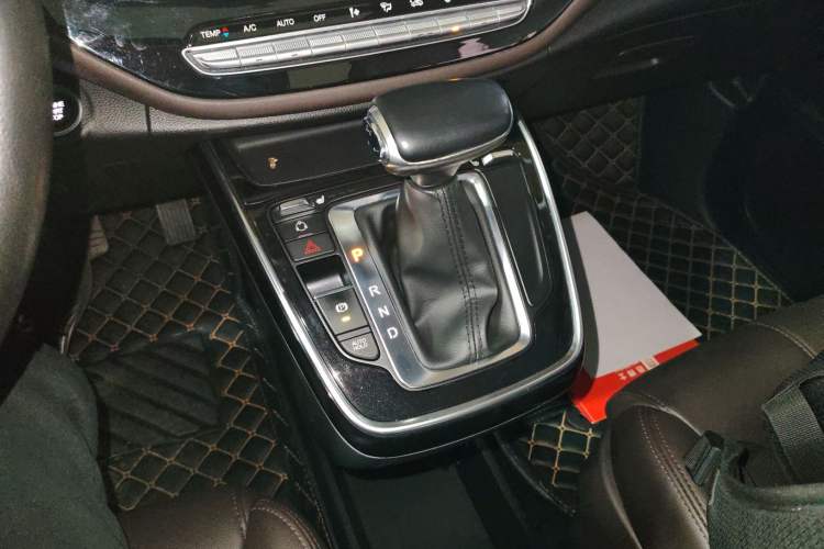Used GAC Trumpchi M6 2019 270T DCT Luxury Edition (6-seater) China VI Gear Lever