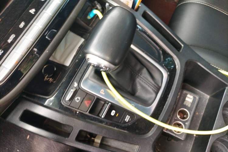 Used GAC Trumpchi M6 2019 270T DCT Luxury Edition (7-seater) China VI Gear Lever