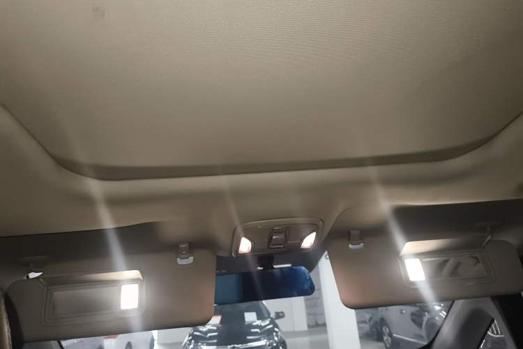 Used GAC Trumpchi M6 2019 270T DCT Prestige Edition (7-seater) China VI Headliner