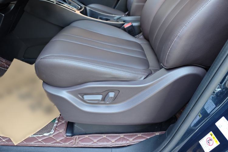 Used GAC Trumpchi M6 2019 270T DCT Luxury Edition (6-seater) China VI Interior 3