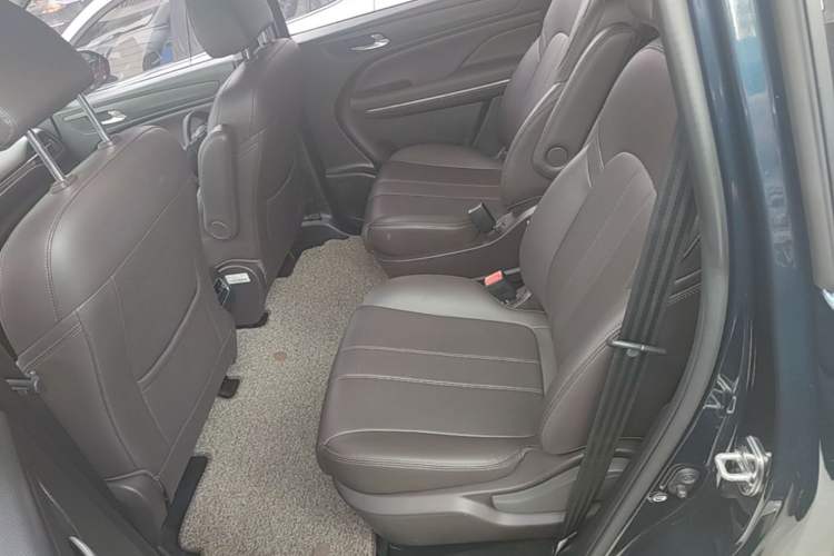 Used GAC Trumpchi M6 2019 270T DCT Luxury Edition (6-seater) China VI Left Rear Seat