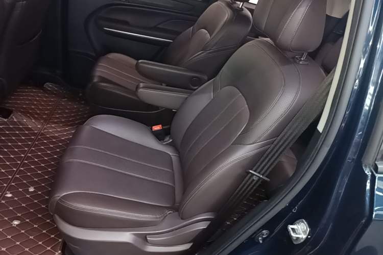 Used GAC Trumpchi M6 2019 270T DCT Luxury Edition (6-seater) China VI Left Rear Seat