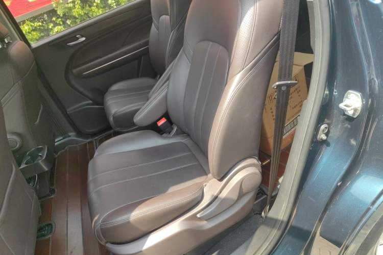 Used GAC Trumpchi M6 2019 270T DCT Luxury Edition (7-seater) China VI Left Rear Seat