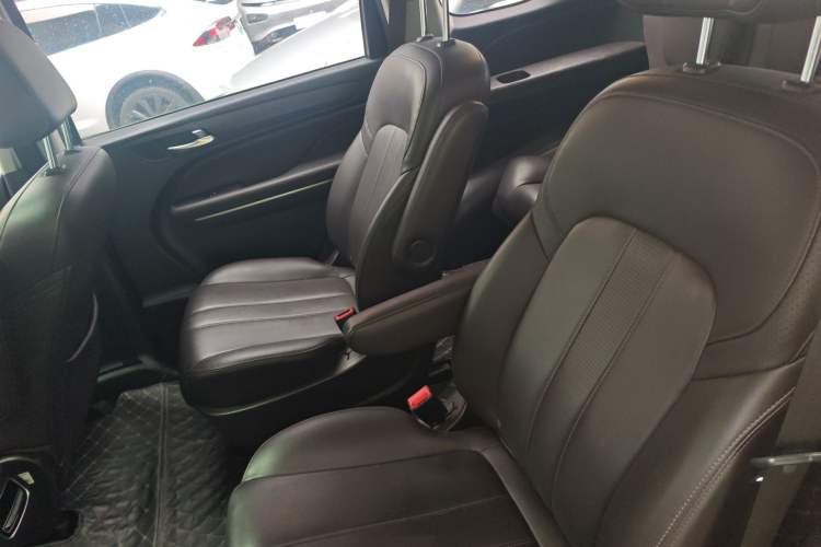 Used GAC Trumpchi M6 2019 270T DCT Luxury Edition (7-seater) China VI Left Rear Seat