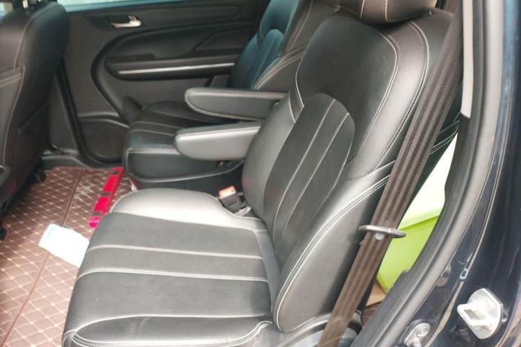 Used GAC Trumpchi M6 2019 270T DCT Luxury Edition (7-seater) China VI Left Rear Seat