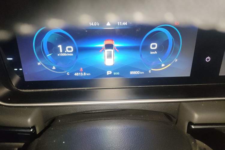 Used GAC Trumpchi M6 2019 270T DCT Prestige Edition (7-seater) China VI Odometer Close Up