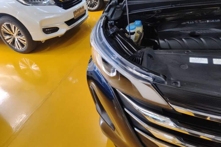 Used GAC Trumpchi M6 2019 270T DCT Luxury Edition (6-seater) China VI Right Front Headlight