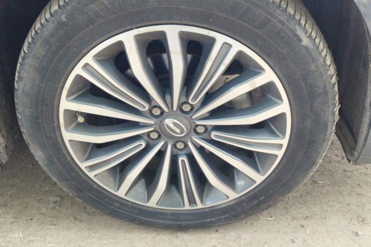 Used GAC Trumpchi M6 2019 270T Automatic Luxury Edition (7-seater) China V Standard Right Front Wheel Hub