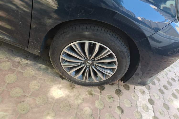 Used GAC Trumpchi M6 2019 270T Automatic Prestige Edition (6-seater) - China V Standard Right Front Wheel Hub