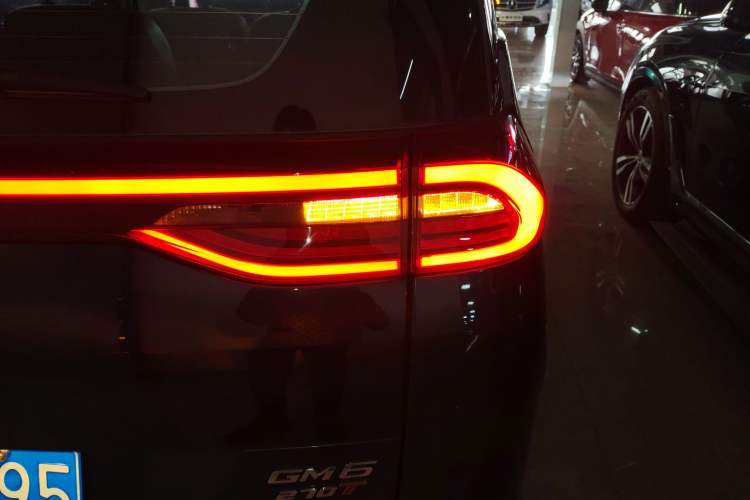 Used GAC Trumpchi M6 2019 270T DCT Luxury Edition (6-seater) China VI Right Rear Taillight