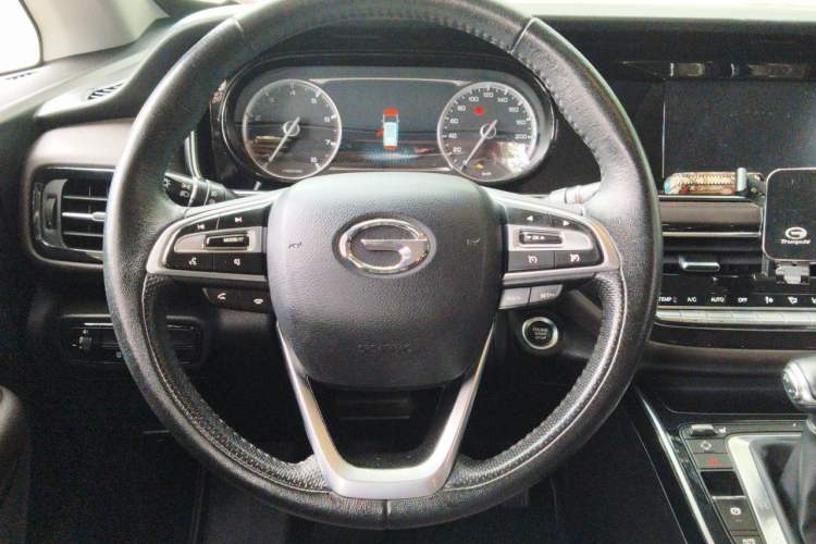 Used GAC Trumpchi M6 2019 270T Automatic Luxury Edition (7-seater) China V Standard Steering Wheel