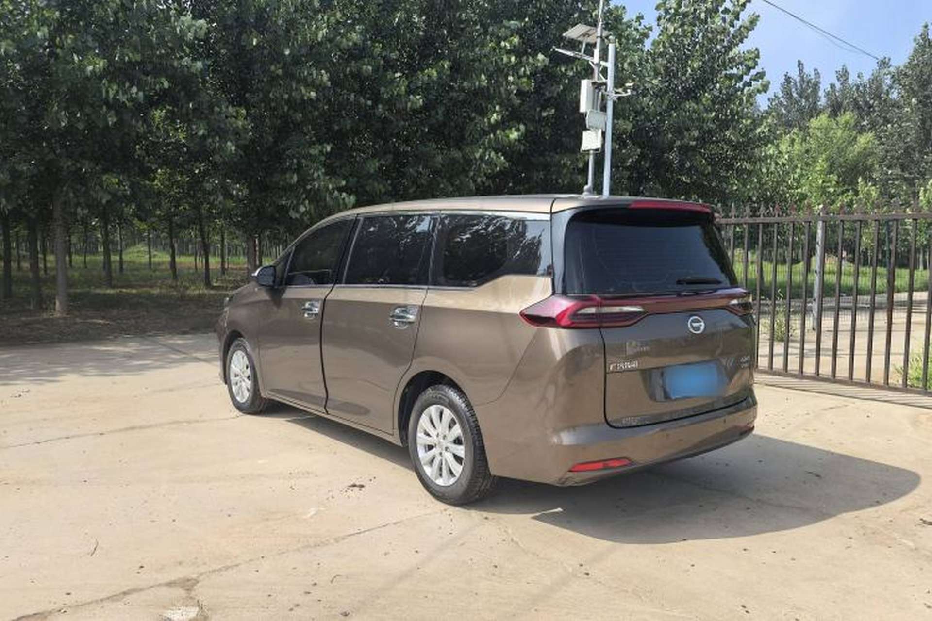 Used GAC Trumpchi M6 2019 270T Automatic Luxury Edition (7-seater) China V Standard Exterior 3