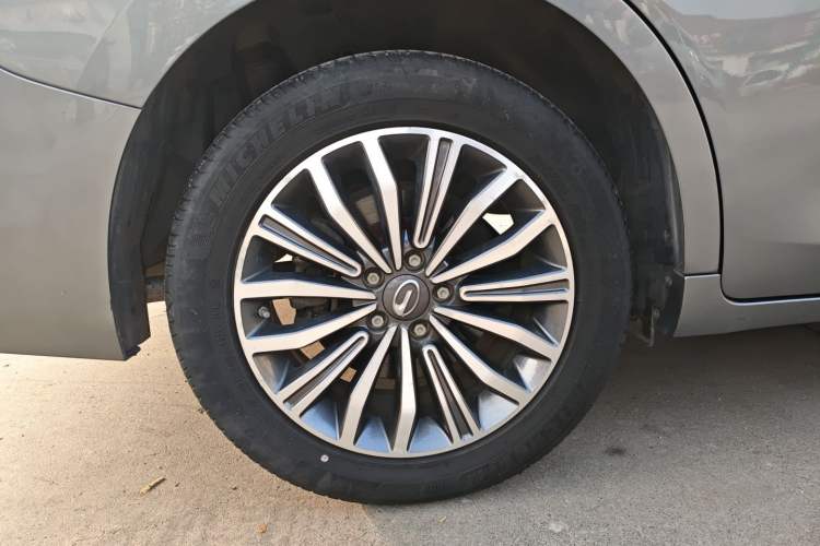 Used GAC Trumpchi M6 2019 270T DCT Luxury Edition (7-seater) China VI Exterior 8