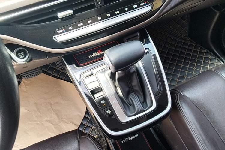 Used GAC Trumpchi M6 2019 270T DCT Prestige Edition (6-Seater) China VI Gear Lever