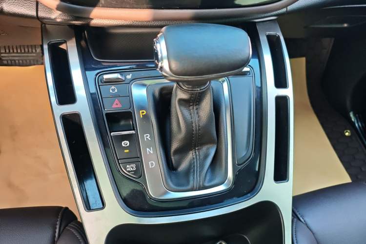 Used GAC Trumpchi M6 2019 270T DCT Luxury Edition (7-seater) China VI Gear Lever