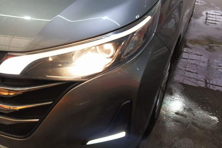 Used GAC Trumpchi M6 2019 270T DCT Luxury Edition (7-seater) China VI Left Front Headlight