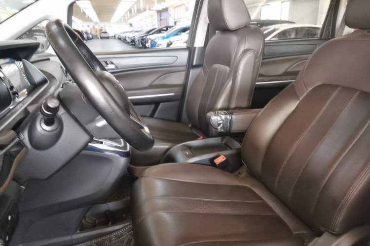 Used GAC Trumpchi M6 2019 270T Automatic Luxury Edition (7-seater) China V Standard Left Front Seat