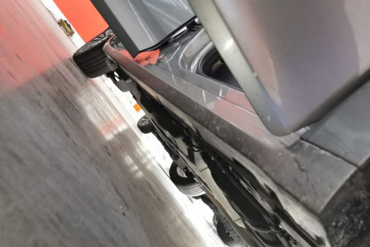 Used GAC Trumpchi M6 2019 270T Automatic Luxury Edition (7-seater) China V Standard Right Side Sill
