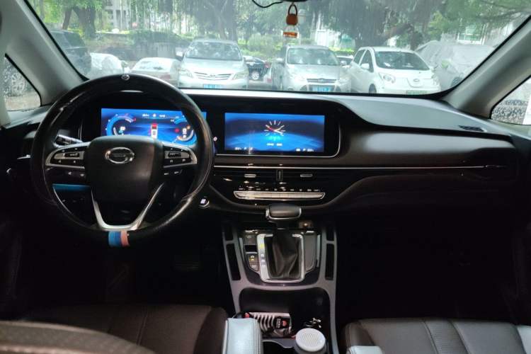 Used GAC Trumpchi M6 2019 270T DCT Prestige Edition (6-Seater) China VI Center Console