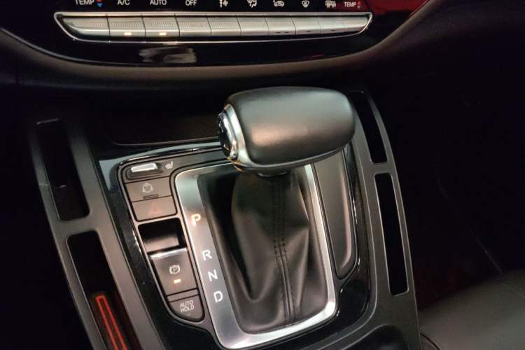 Used GAC Trumpchi M6 2019 270T DCT Prestige Edition (6-Seater) China VI Gear Lever
