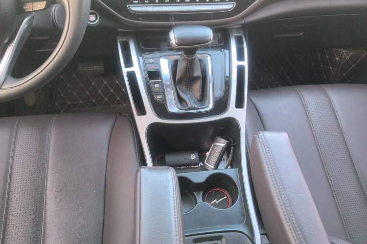 Used GAC Trumpchi M6 2019 270T Automatic Luxury Edition (6-seater) - China V Standard Gear Lever