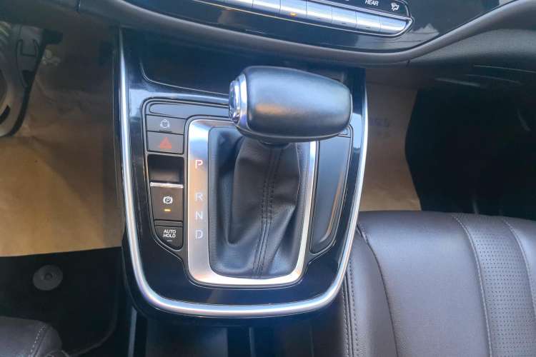 Used GAC Trumpchi M6 2019 270T DCT Luxury Edition (6-seater) China VI Gear Lever