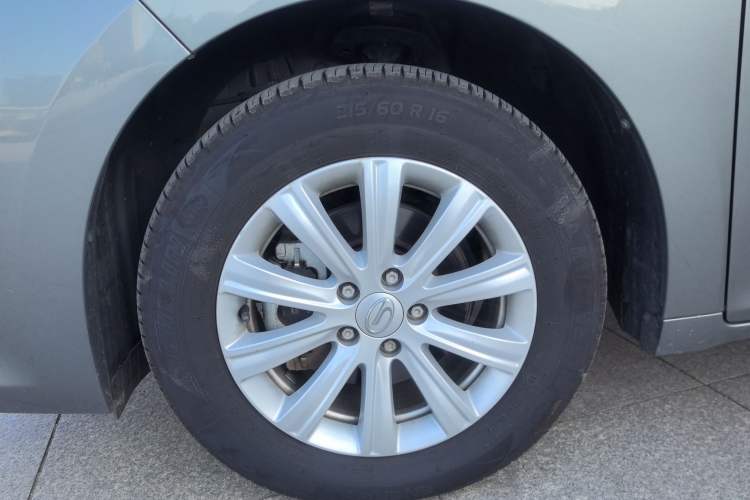 Used GAC Trumpchi M6 2019 270T Automatic Luxury Edition (6-seater) - China V Standard Left Front Wheel Hub