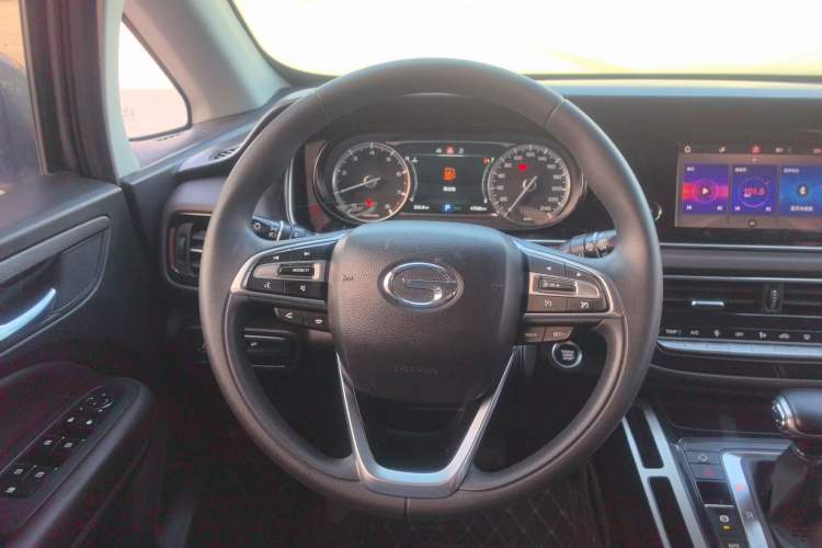 Used GAC Trumpchi M6 2019 270T Automatic Luxury Edition (6-seater) - China V Standard Steering Wheel