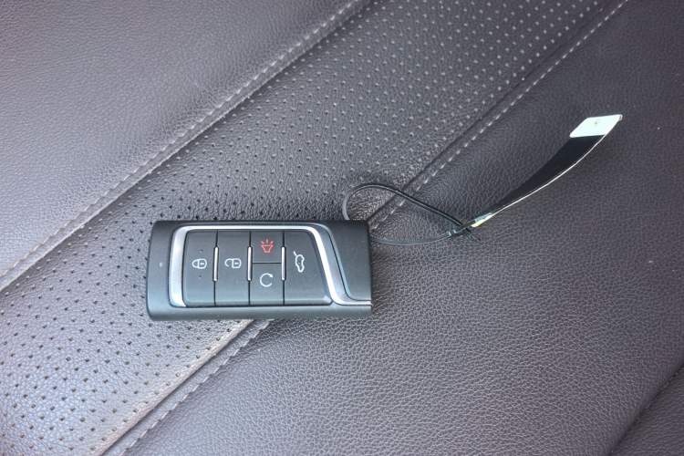 Used GAC Trumpchi M6 2019 270T Automatic Luxury Edition (6-seater) - China V Standard Vehicle Key