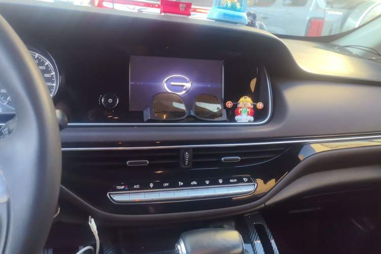 Used GAC Trumpchi M6 2019 270T Automatic Luxury Edition (7-seater) China V Standard Audio And AC Panel