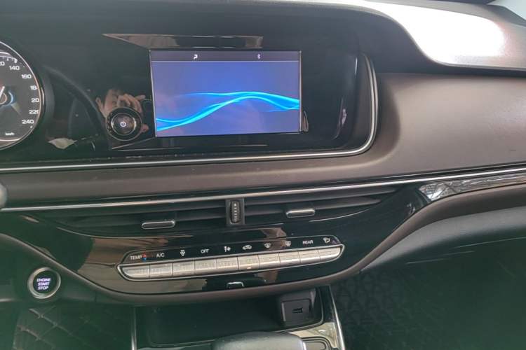 Used GAC Trumpchi M6 2019 270T Automatic Luxury Edition (7-seater) China V Standard Audio And AC Panel