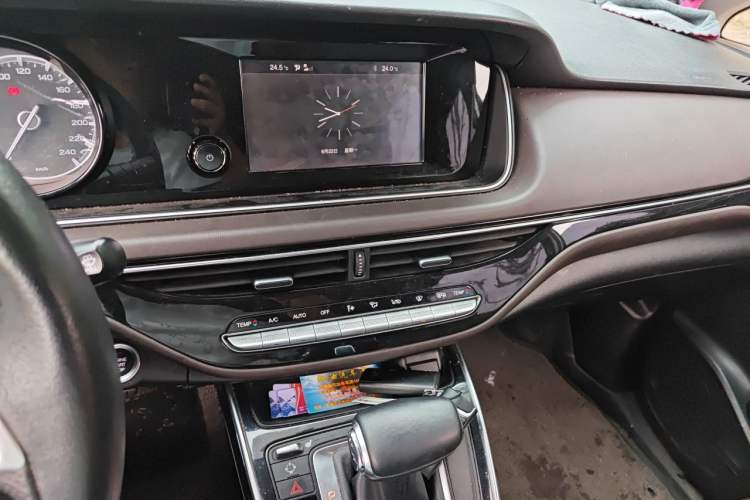 Used GAC Trumpchi M6 2019 270T Automatic Luxury Edition (7-seater) China V Standard Audio And AC Panel