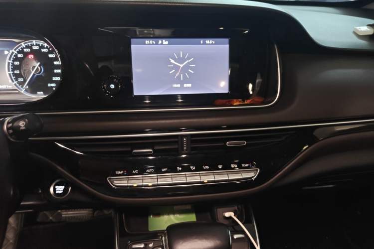 Used GAC Trumpchi M6 2019 270T Automatic Luxury Edition (7-seater) China V Standard Audio And AC Panel