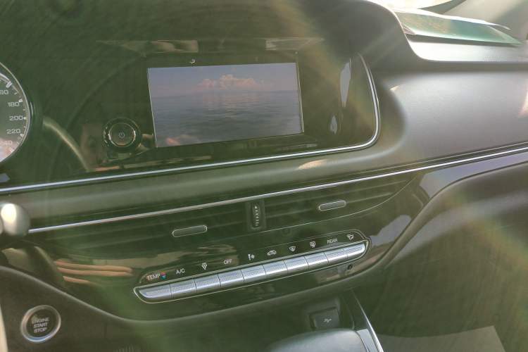 Used GAC Trumpchi M6 2019 270T Automatic Luxury Edition (6-seater) - China V Standard Audio And AC Panel