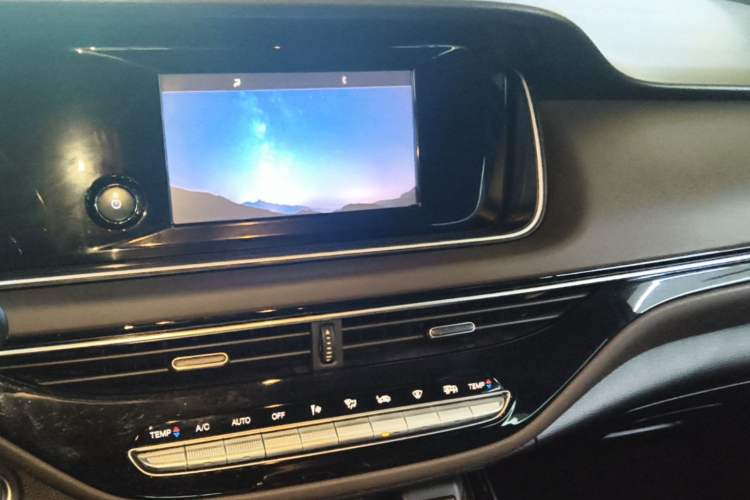 Used GAC Trumpchi M6 2019 270T DCT Luxury Edition (6-seater) China VI Audio And AC Panel